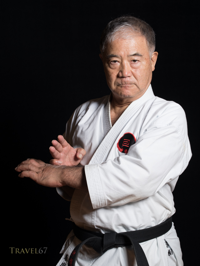 Portrét Senseia Moria Higaonnu, významnej osobnosti Goju-Ryu karate v organizáci TOGKF